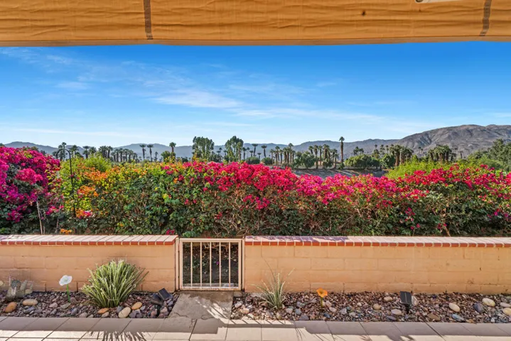 83 Conejo_mtnsandgatepatio