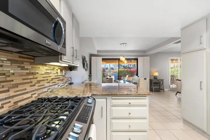 83 Conejo_kitch.patioviews