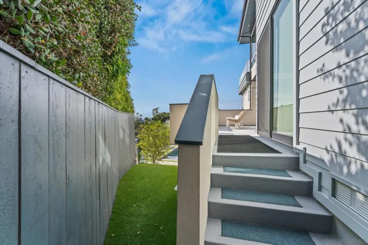 1505 Loring St, San Diego, California 92109