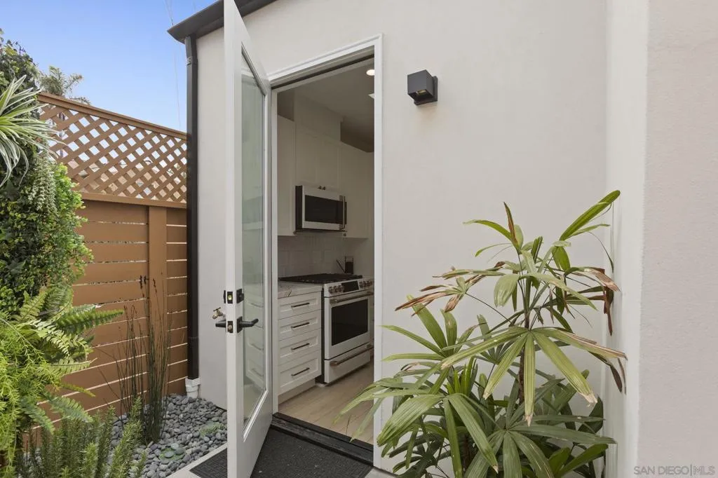 541 Gravilla St, La Jolla, California 92037 home-pic-29