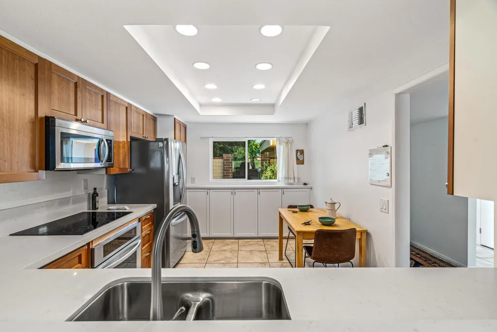 6724 Greenwood Circle, Palm Springs, California 92264 home-pic-11