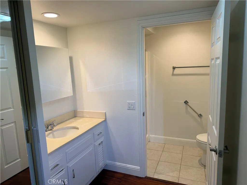 2290 Via Puerta N A, Laguna Woods, California 92637 home-pic-11