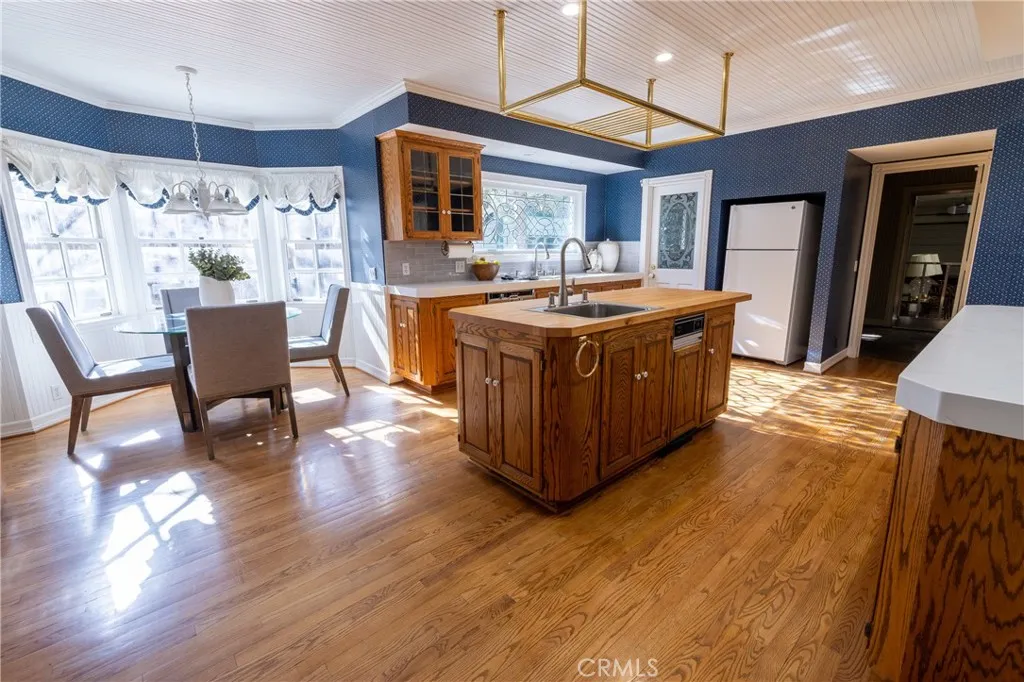 1660 Cascade, Big Bear City, California 92314 home-pic-18