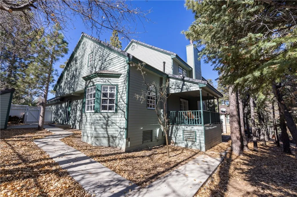 1660 Cascade, Big Bear City, California 92314 home-pic-33