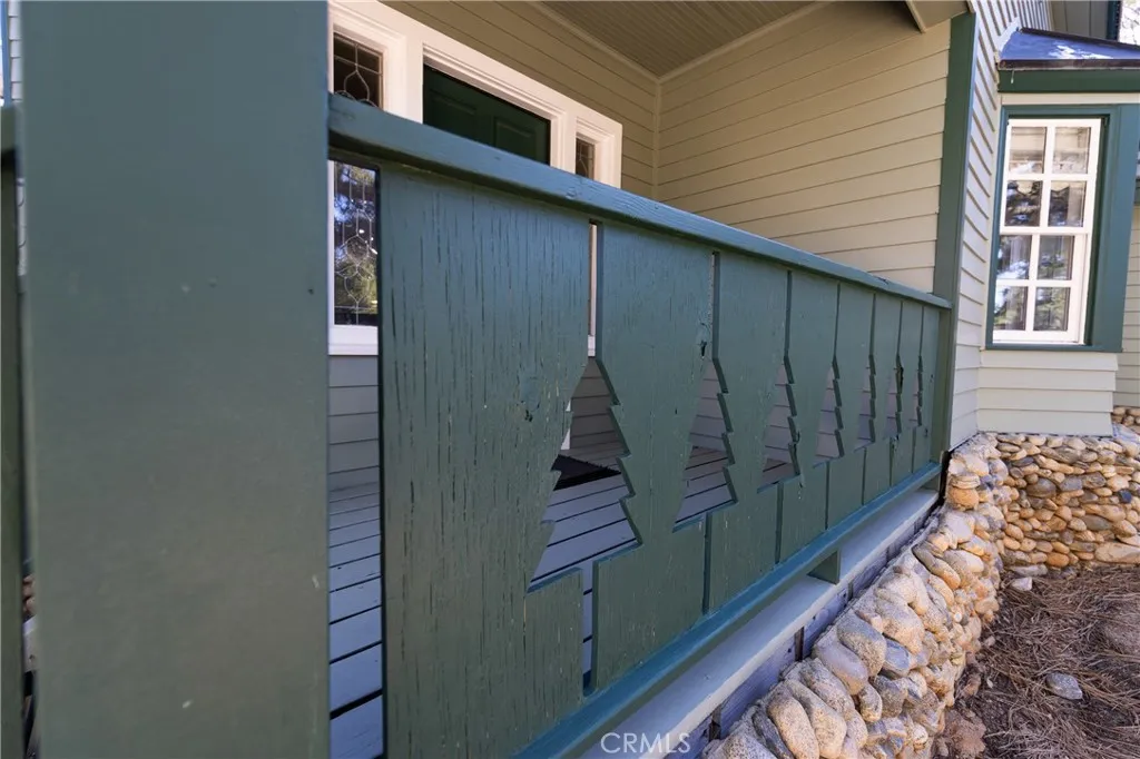 1660 Cascade, Big Bear City, California 92314 home-pic-29