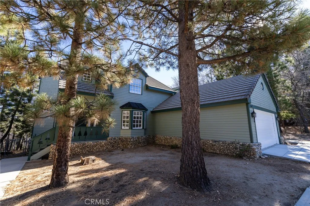 1660 Cascade, Big Bear City, California 92314 home-pic-34