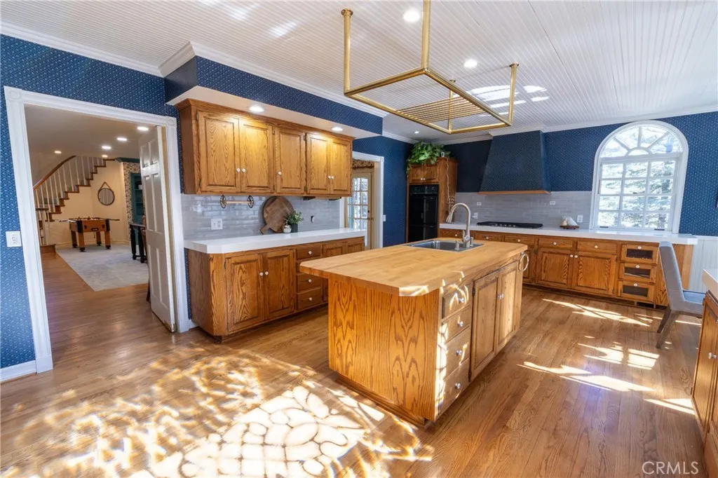 1660 Cascade, Big Bear City, California 92314 home-pic-20