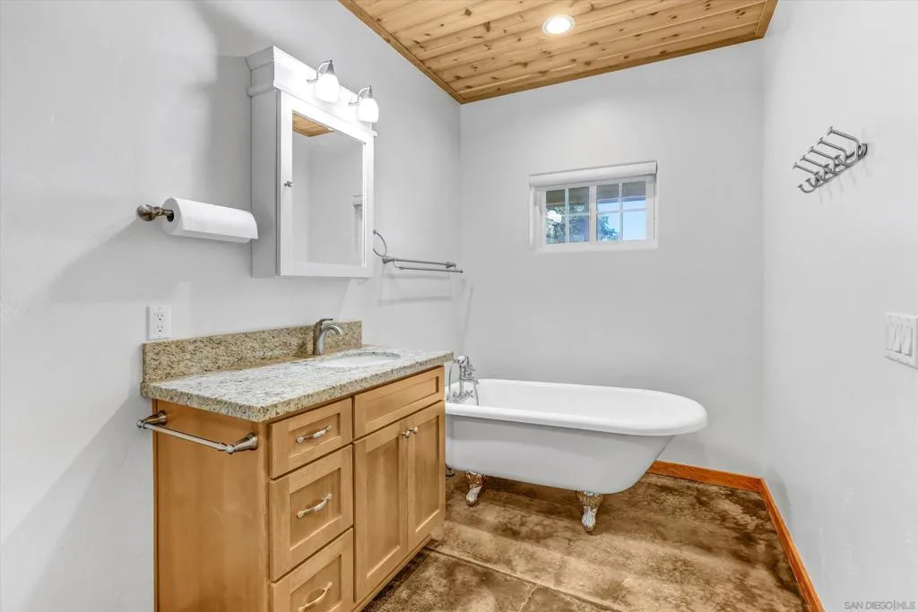 3258 Pine Hills, Julian, California 92036 home-pic-28