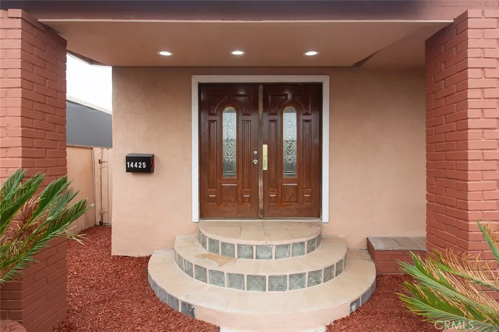 14425 Prairie Avenue, Lawndale, California 90260 home-pic-4