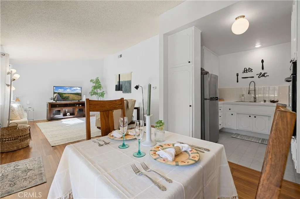 19116 Avenue Of The Oaks home-pic-6