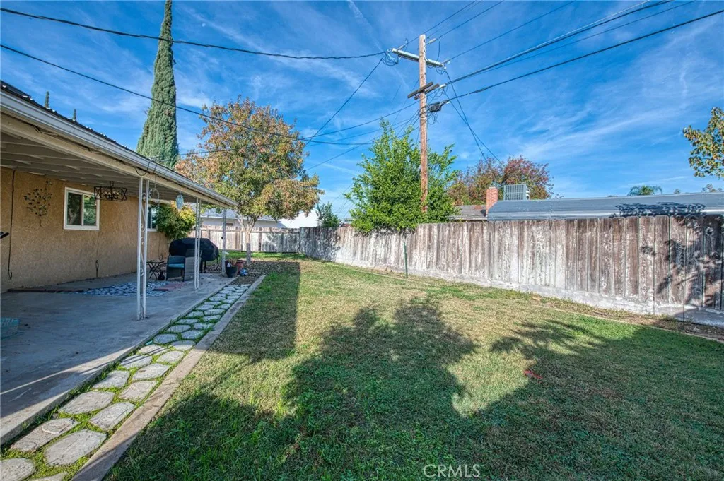 2407 Ashcroft Court, Fresno, California 93726 home-pic-5