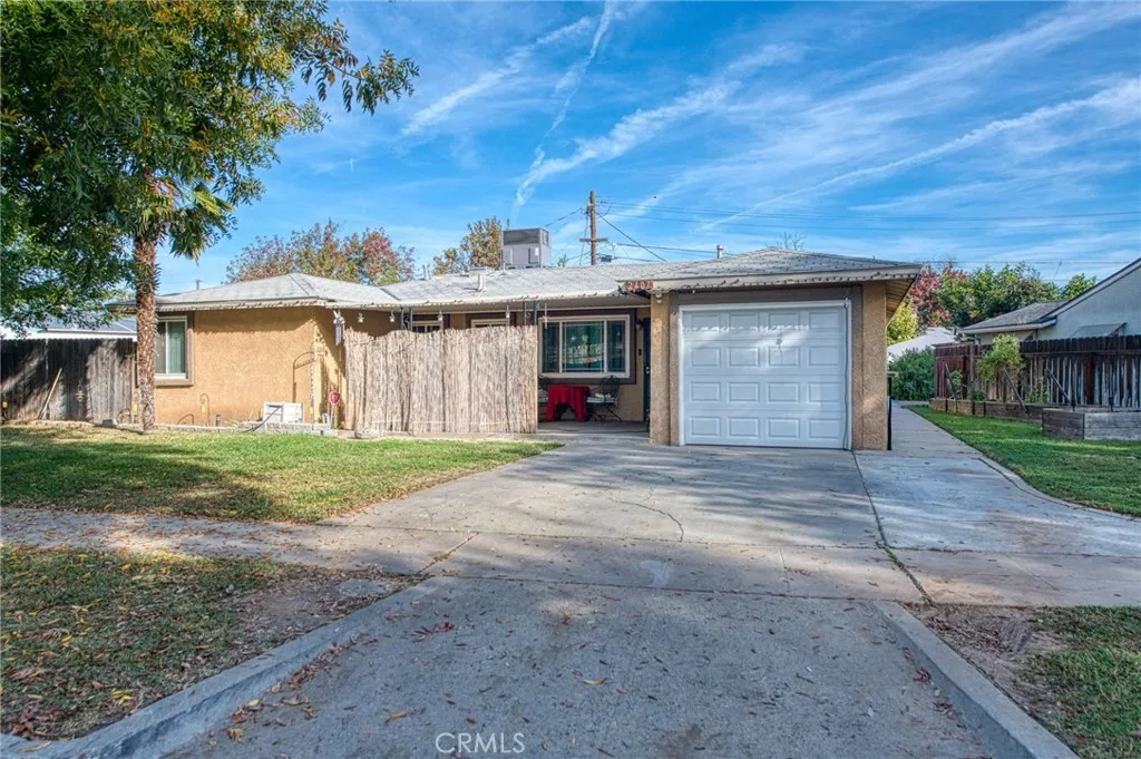2407 Ashcroft Court, Fresno, California 93726 home-pic-2