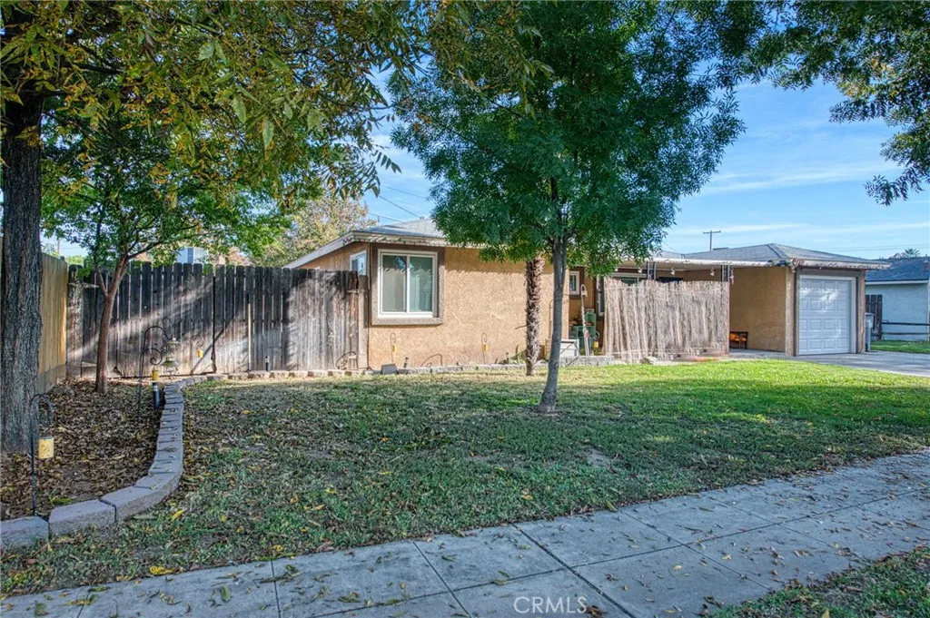 2407 Ashcroft Court, Fresno, California 93726 home-pic-3