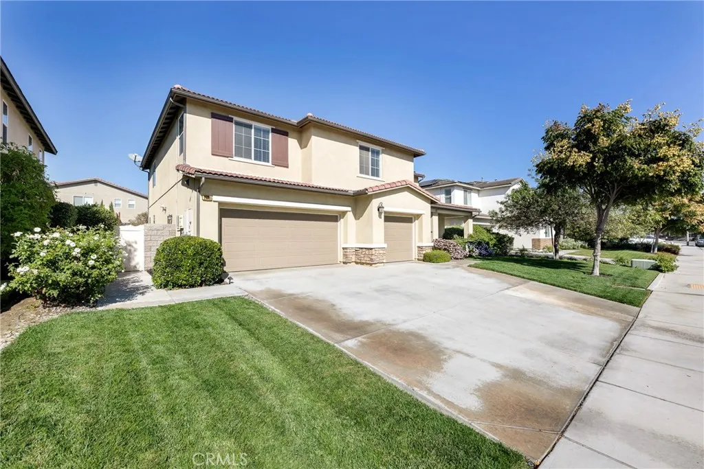 11781 Forsythia, Jurupa Valley, California 91752 home-pic-2
