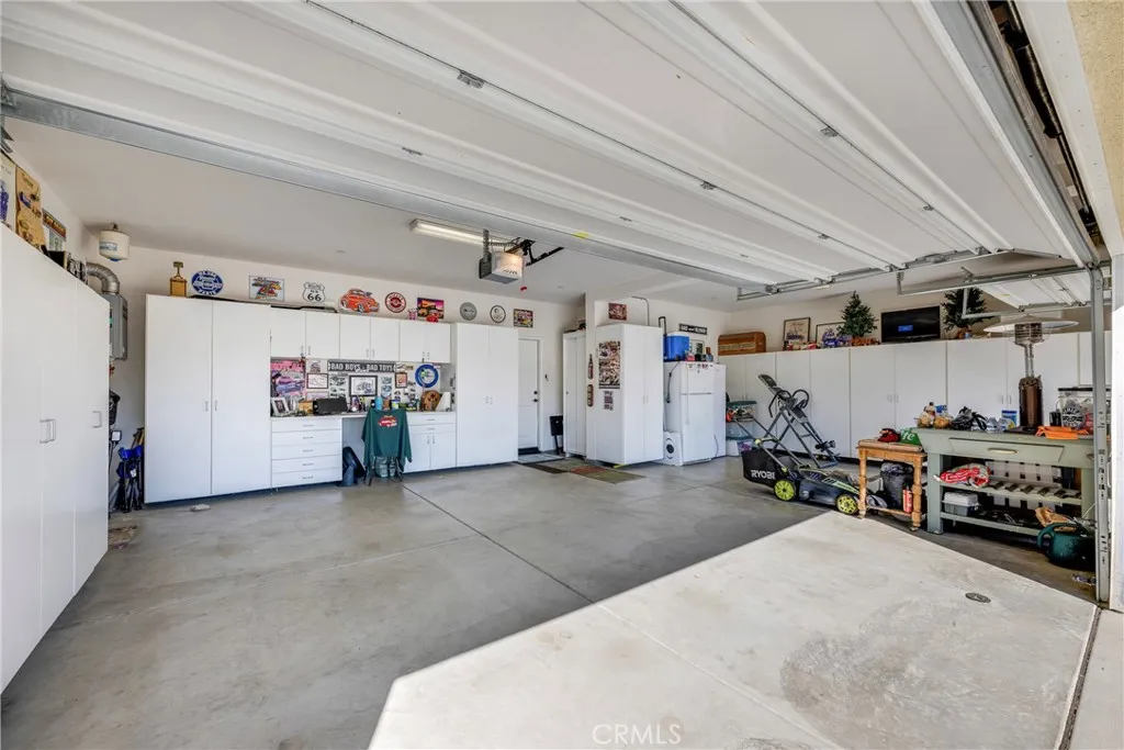11781 Forsythia, Jurupa Valley, California 91752 home-pic-4
