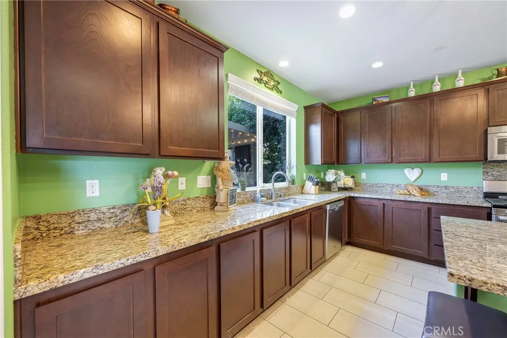 11781 Forsythia, Jurupa Valley, California 91752 home-pic-33