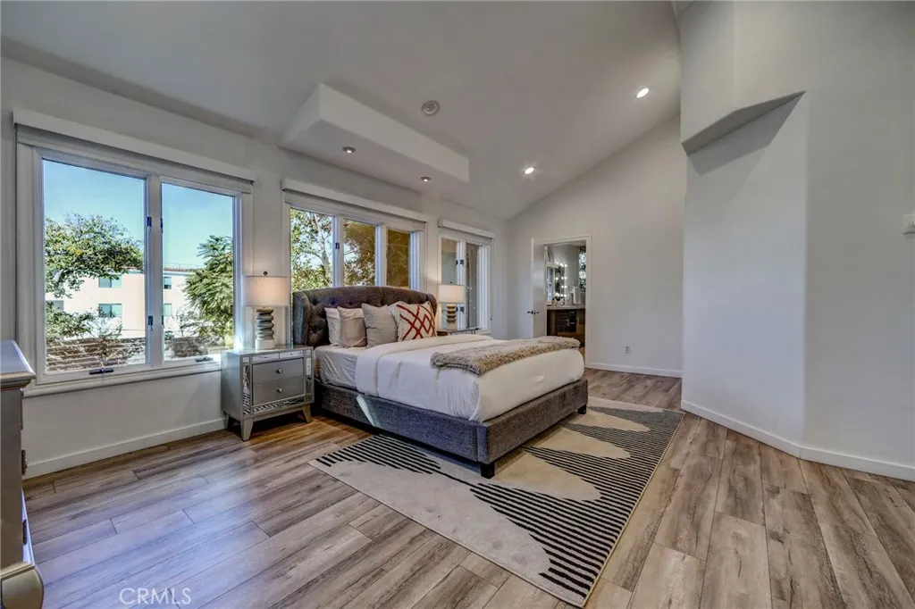 11771 Laurelwood, Studio City, California 91604 home-pic-17