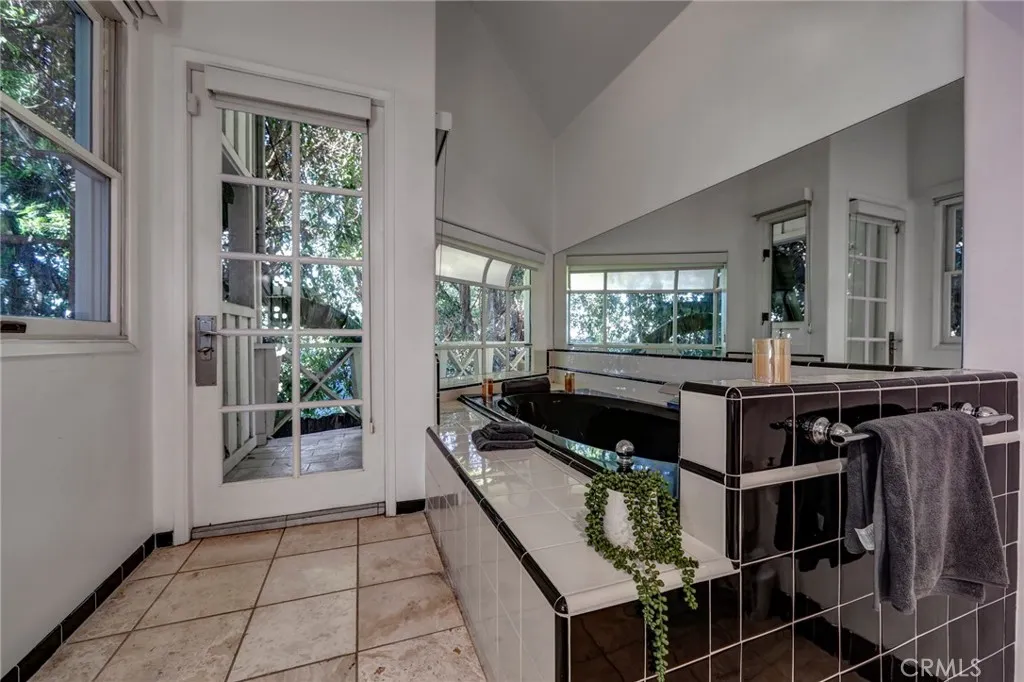11771 Laurelwood, Studio City, California 91604 home-pic-20