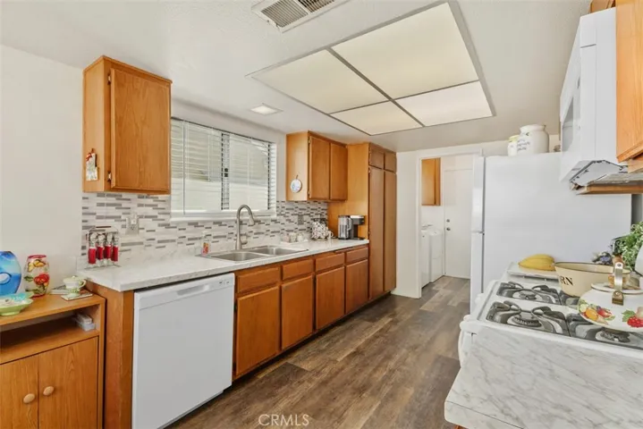 2498 Rose, Hemet, California 92545