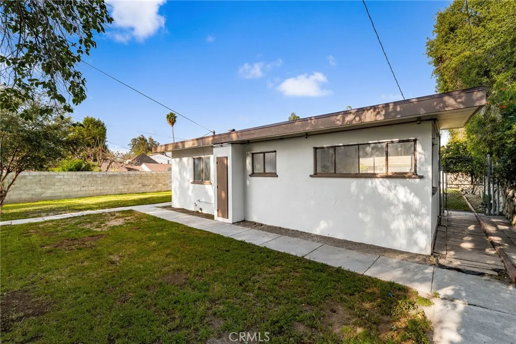 3024 Pine, Riverside, California 92501 home-pic-32