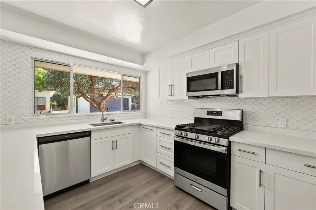 3024 Pine, Riverside, California 92501 home-pic-14