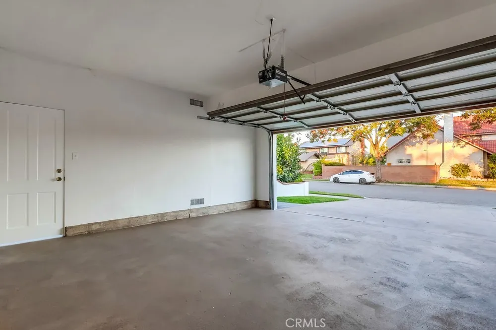 18733 Holmes Avenue, Cerritos, California 90703 home-pic-53