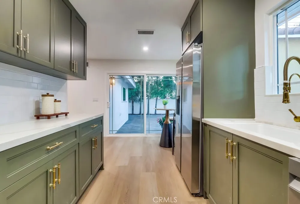 18733 Holmes Avenue, Cerritos, California 90703 home-pic-24