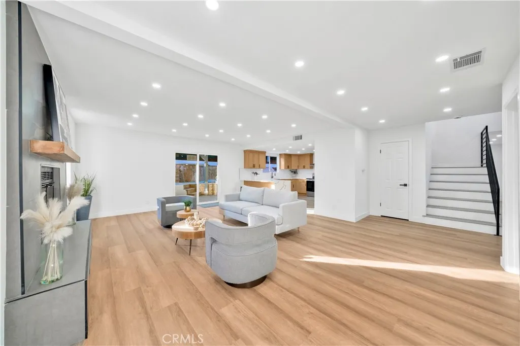 29707 Yellow Gold Drive, Canyon Lake, California 92587 home-pic-7