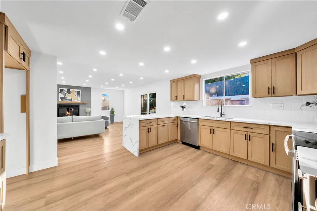 29707 Yellow Gold Drive, Canyon Lake, California 92587 home-pic-12