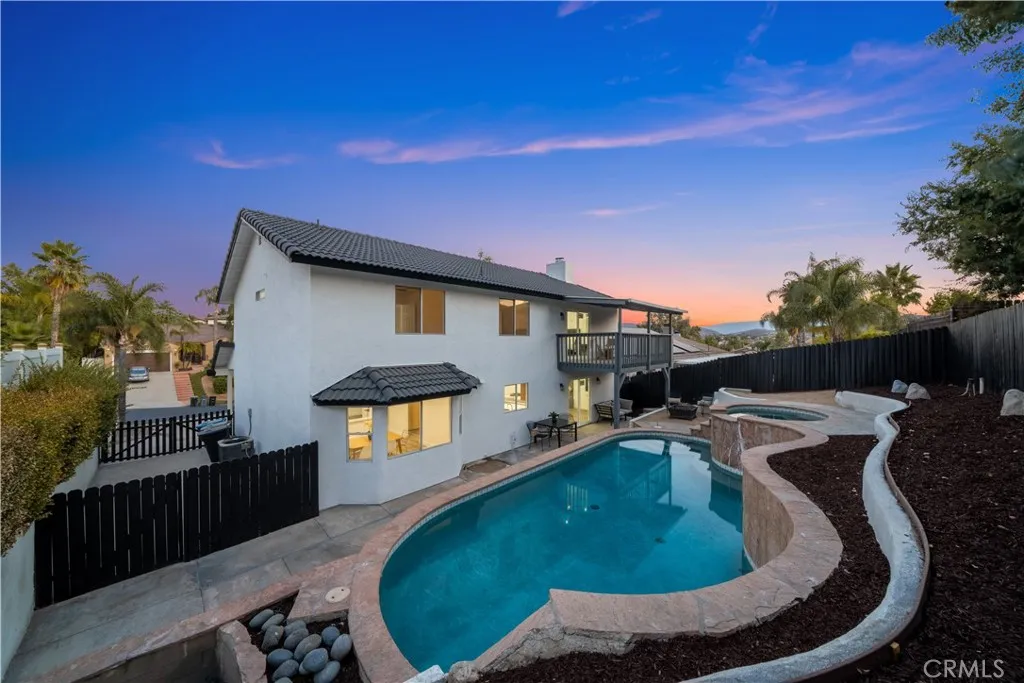 29707 Yellow Gold Drive, Canyon Lake, California 92587 home-pic-3