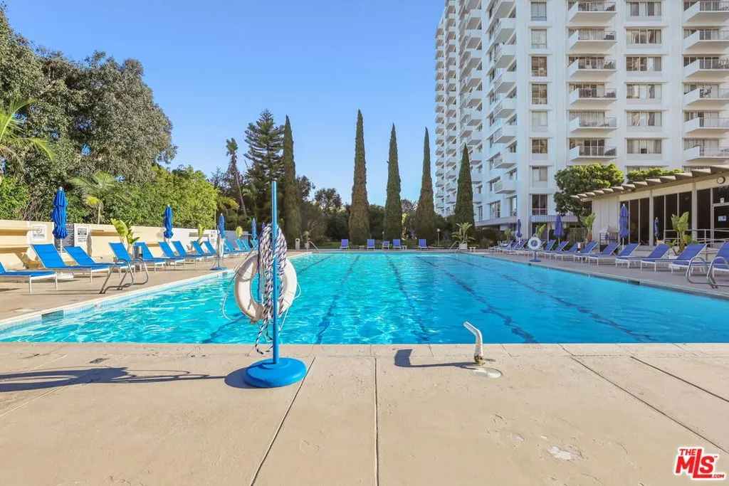 2170 Century Parkway 104, Los Angeles, California 90067 home-pic-21