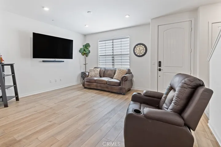 975 W Clover, Rialto, California 92376