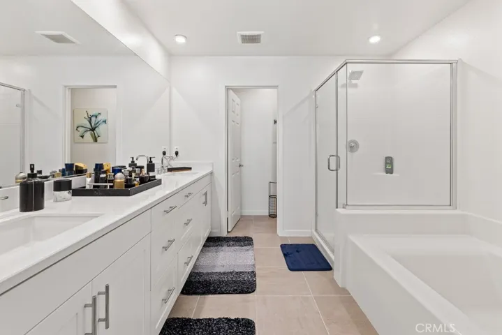 975 W Clover, Rialto, California 92376