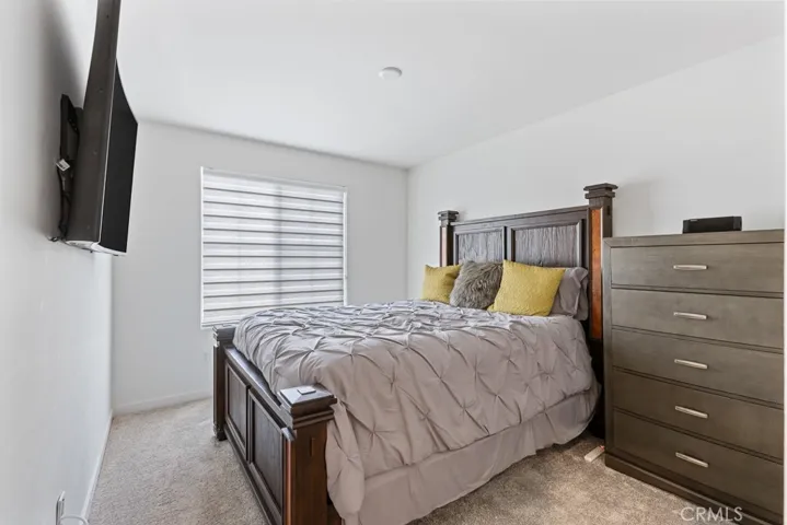 975 W Clover, Rialto, California 92376