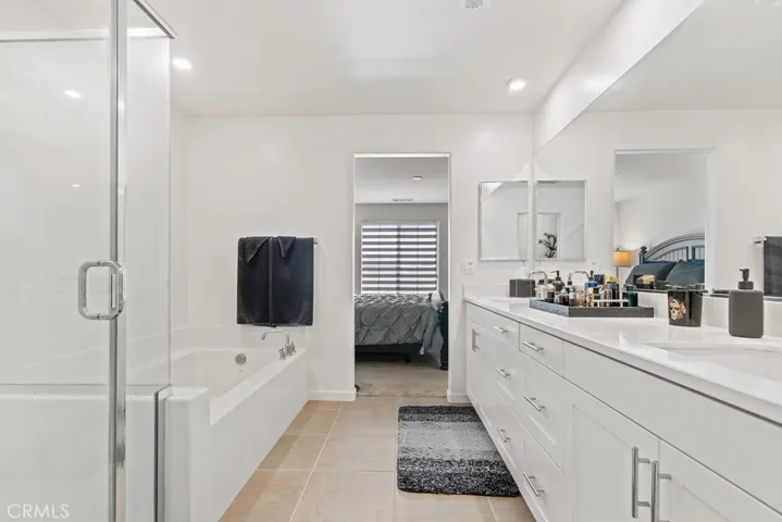 975 W Clover, Rialto, California 92376