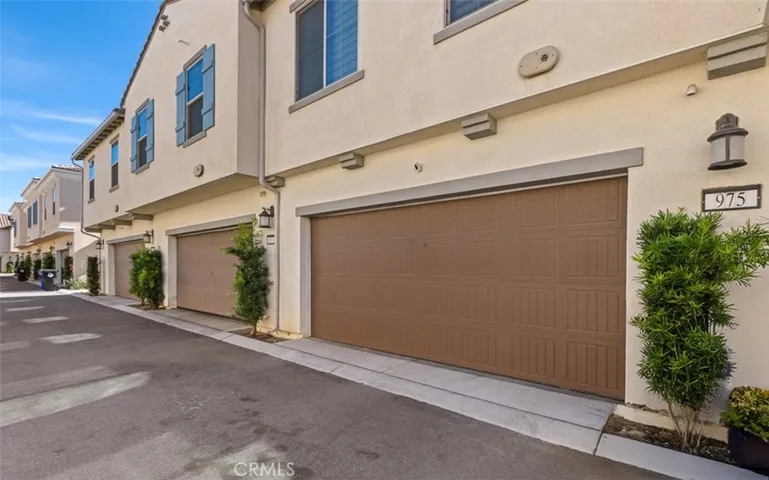 975 W Clover, Rialto, California 92376