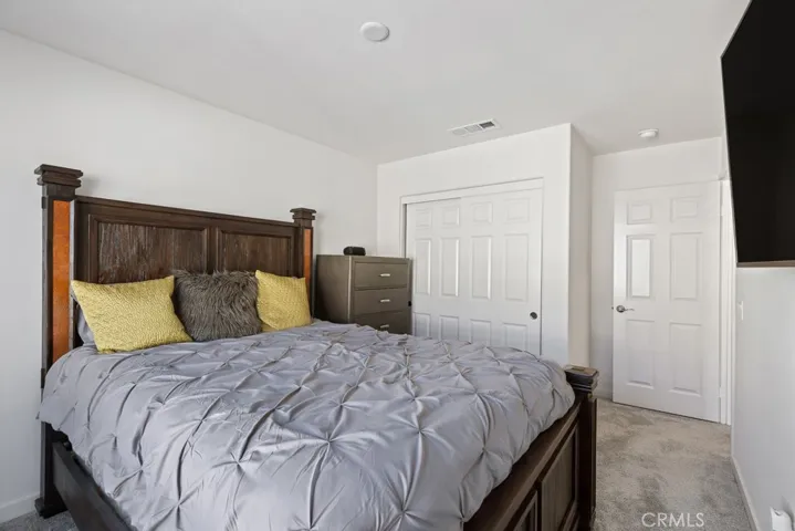 975 W Clover, Rialto, California 92376