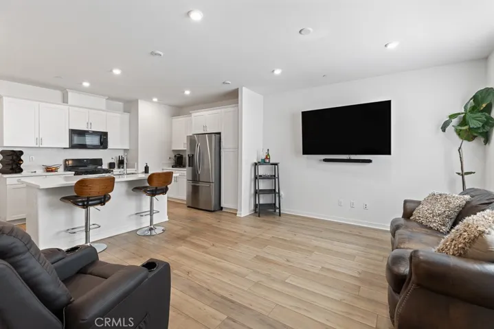 975 W Clover, Rialto, California 92376
