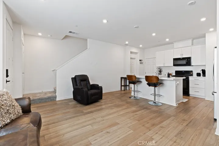 975 W Clover, Rialto, California 92376