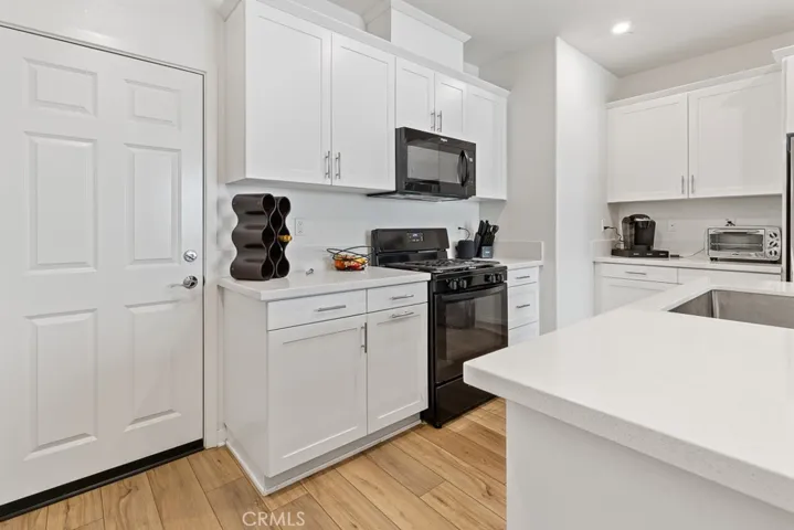 975 W Clover, Rialto, California 92376