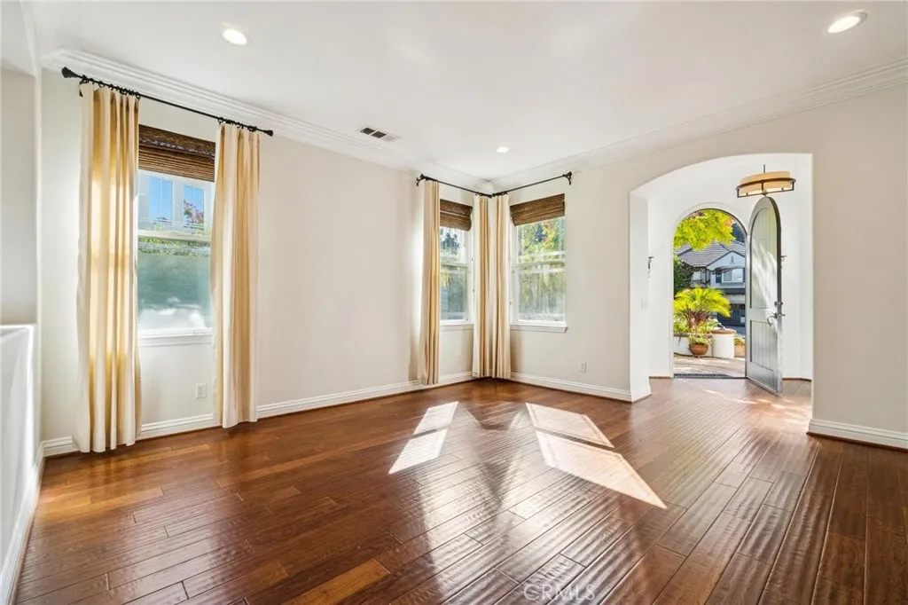 26511 Brooks Circle, Stevenson Ranch, California 91381 home-pic-5