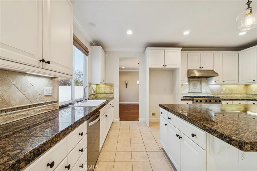 26511 Brooks Circle, Stevenson Ranch, California 91381 home-pic-14