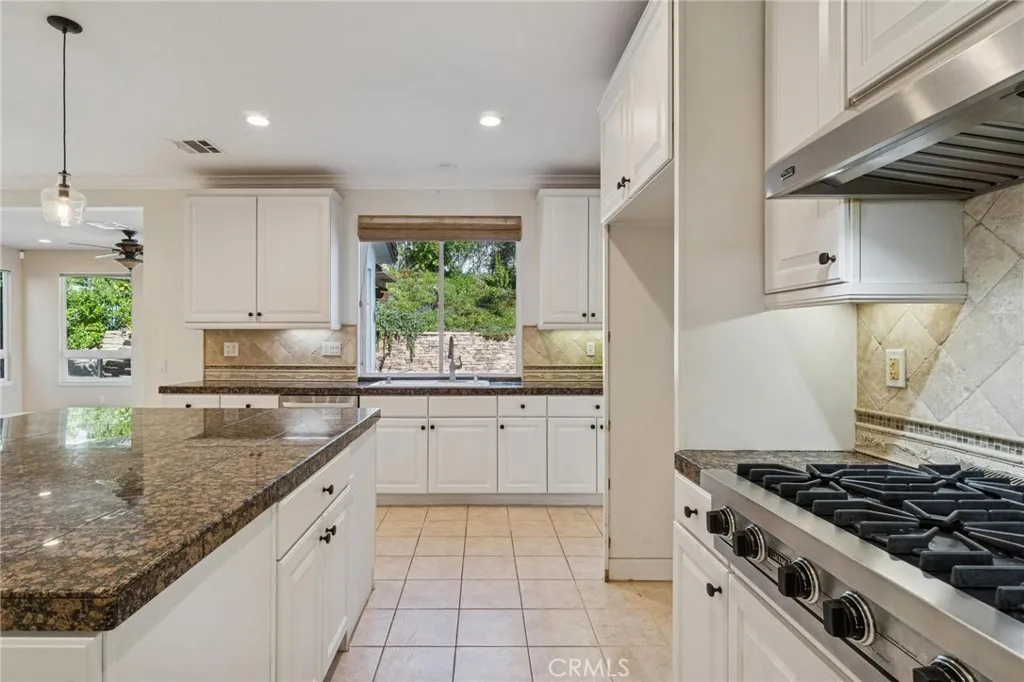 26511 Brooks Circle, Stevenson Ranch, California 91381 home-pic-12