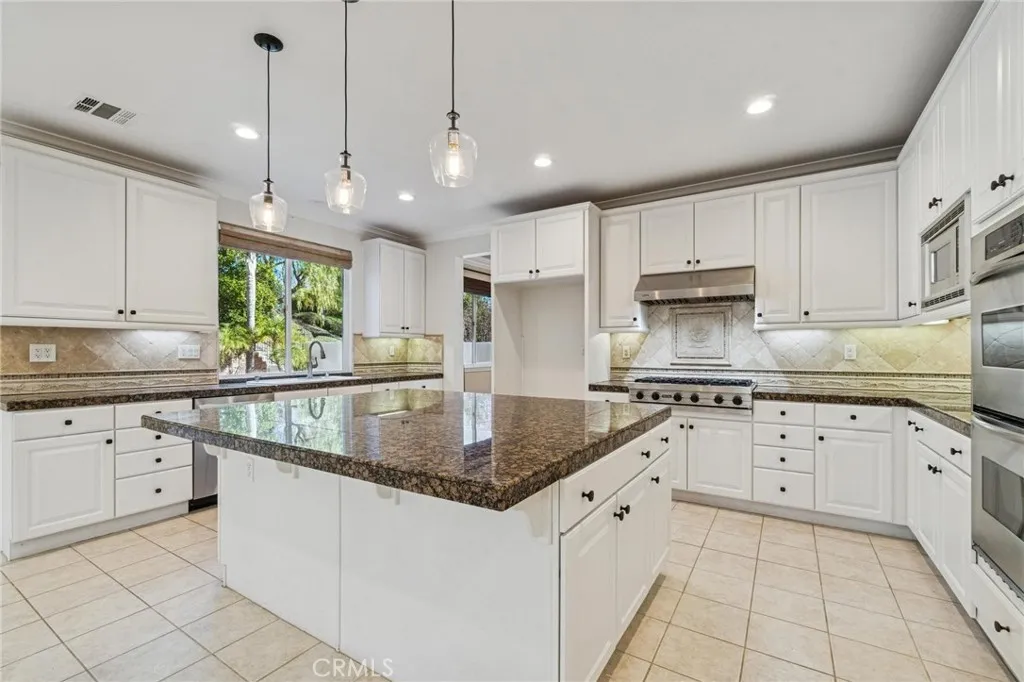 26511 Brooks Circle, Stevenson Ranch, California 91381 home-pic-10