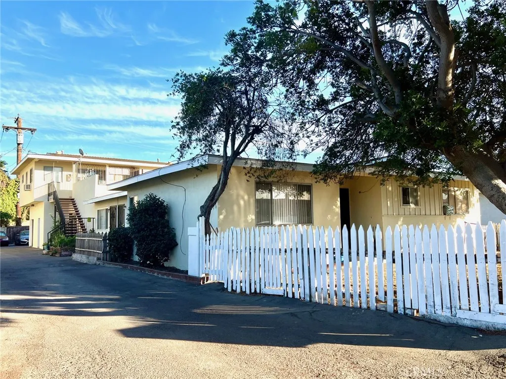 12922 Shackelford Ln, Garden Grove, California 92841 home-pic-1