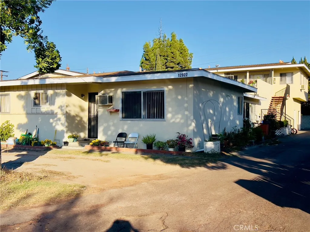 12932 Shackelford Ln, Garden Grove, California 92841 home-pic-2