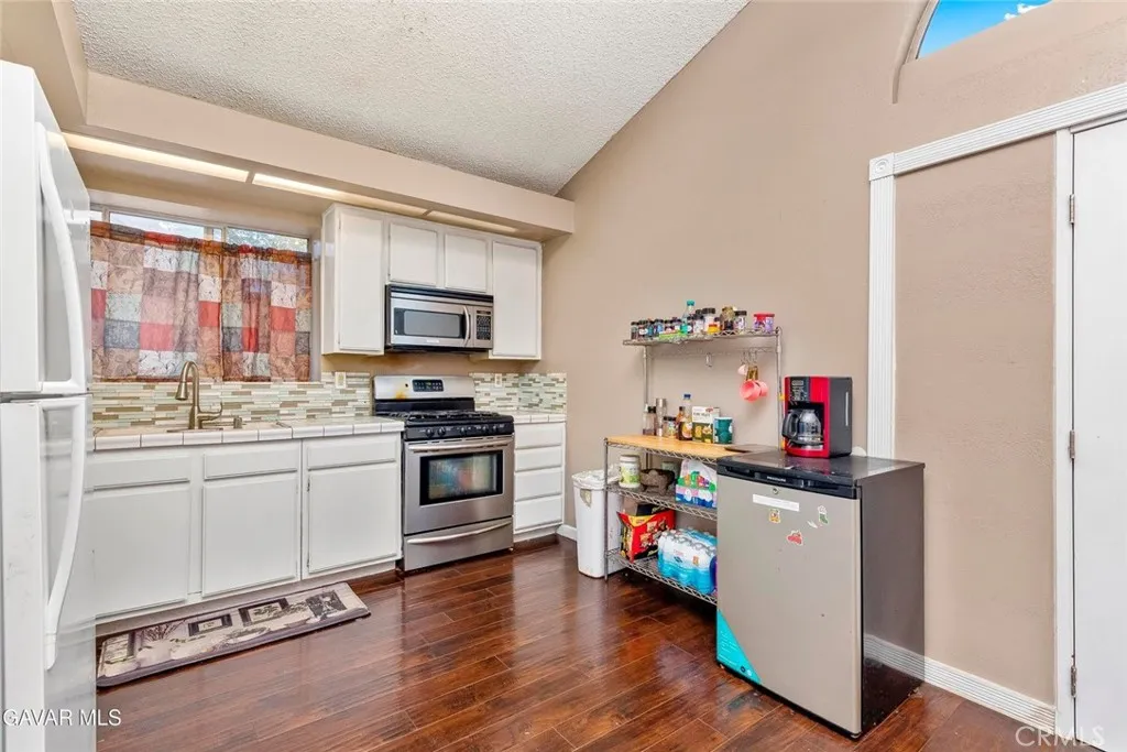 4937 Sunburst, Palmdale, California 93552 home-pic-6
