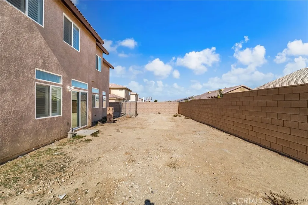 13011 Whispering Creek, Victorville, California 92395 home-pic-40