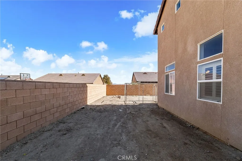 13011 Whispering Creek, Victorville, California 92395 home-pic-43