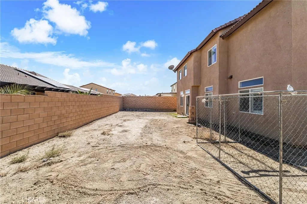 13011 Whispering Creek, Victorville, California 92395 home-pic-42